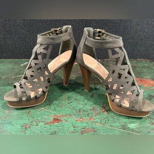 TOP Moda Sage Green Cutout Heels